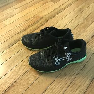 Under Armour Sneakers
